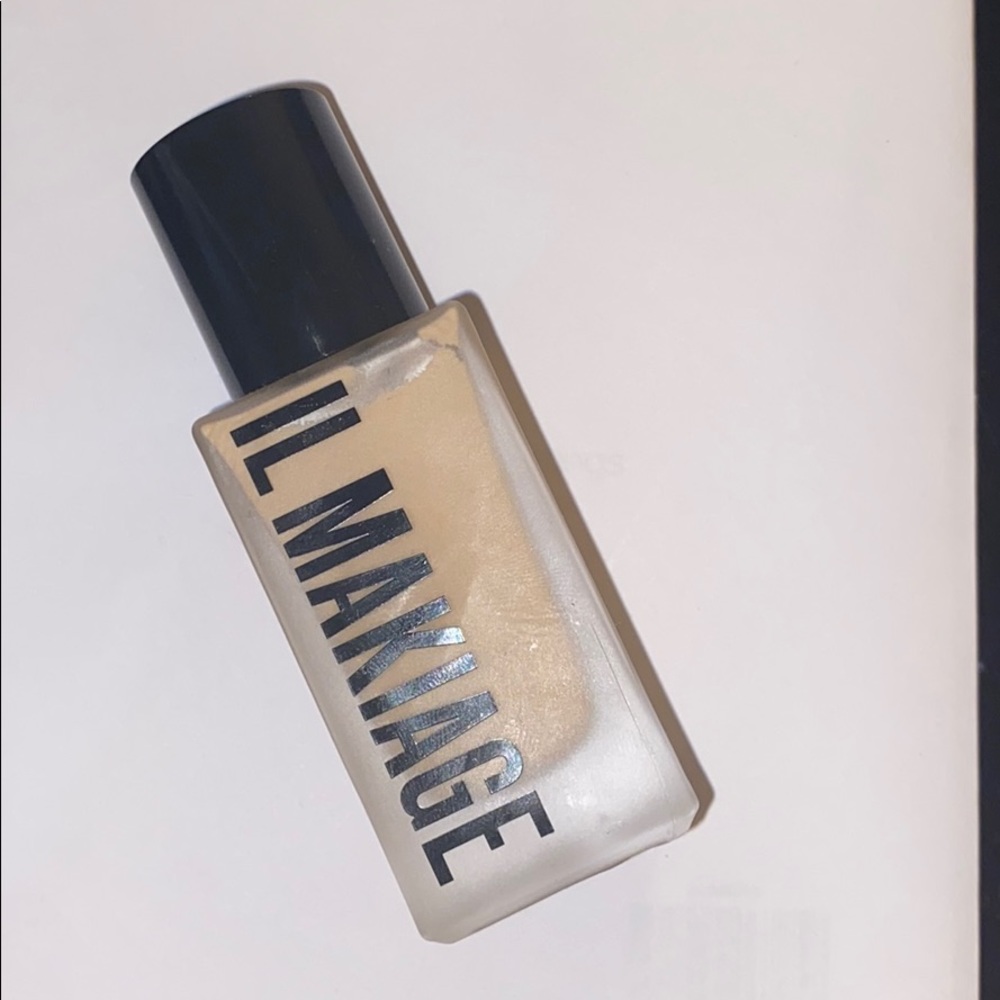 IL MAKIAGE woke up like this foundation shade 040